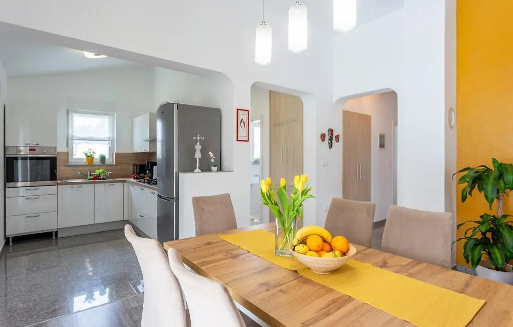 Holiday Home Elin 파자나 0*,  크로아티아