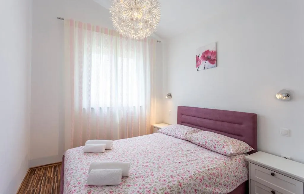 Willa Holiday Home Elin Fažana